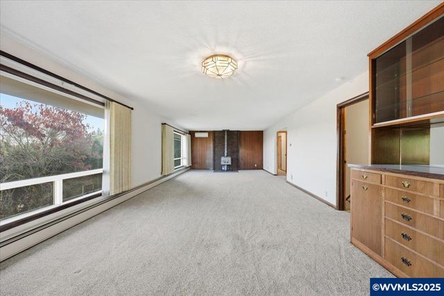 1245 Hillendale Dr SE, Salem, OR 97302