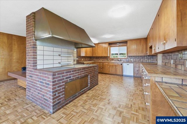 1245 Hillendale Dr SE, Salem, OR 97302