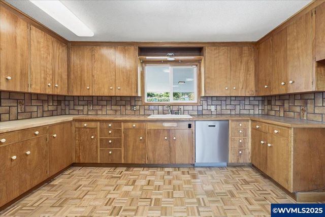 1245 Hillendale Dr SE, Salem, OR 97302