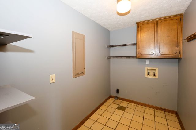 4128 Mayflower Court SW, Lilburn, GA 30047