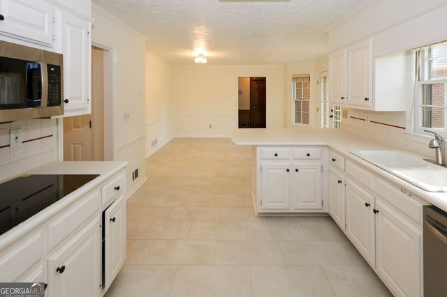 4128 Mayflower Court SW, Lilburn, GA 30047