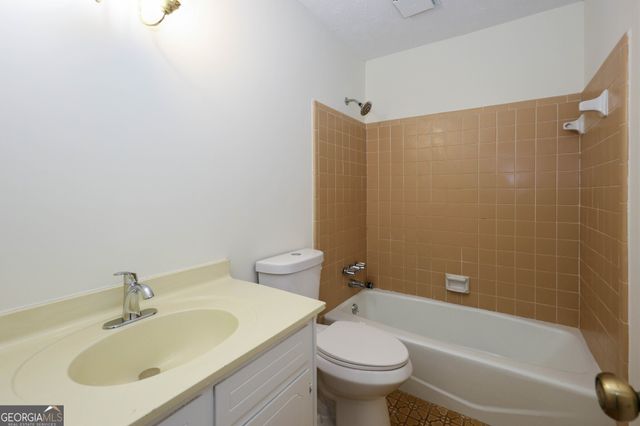 4128 Mayflower Court SW, Lilburn, GA 30047
