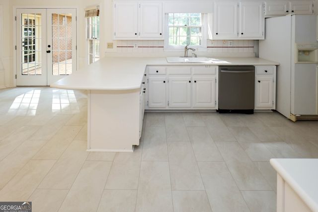 4128 Mayflower Court SW, Lilburn, GA 30047