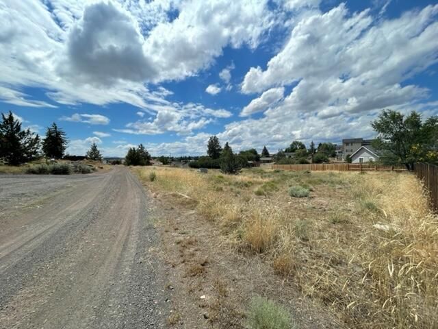 SE Revere Avenue, Madras, OR 97741