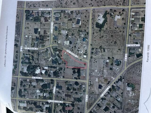 SE Revere Avenue, Madras, OR 97741