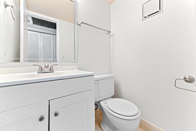 1010 Newcastle A 1010, Boca Raton, FL 33434