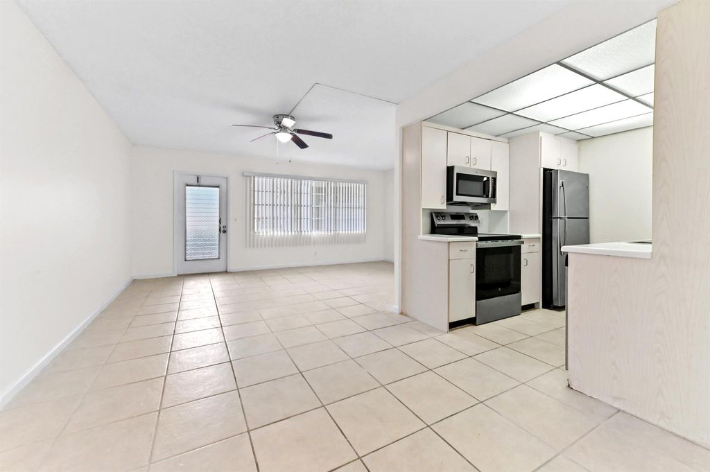 Image 2 of property listing at 1010 Newcastle A 1010, Boca Raton, FL 33434
