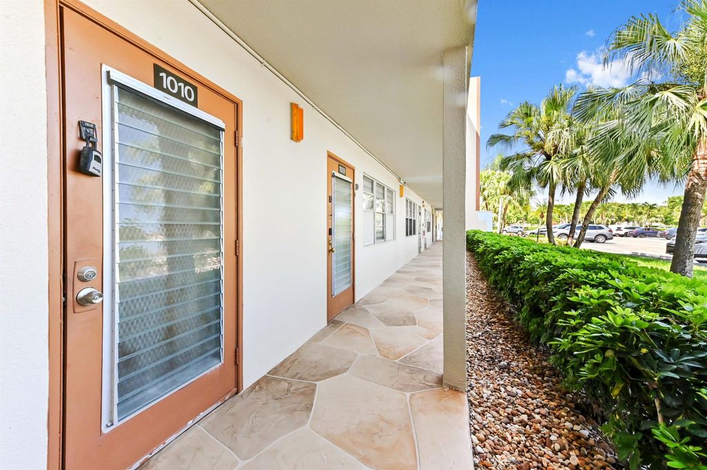 Image 27 of property listing at 1010 Newcastle A 1010, Boca Raton, FL 33434
