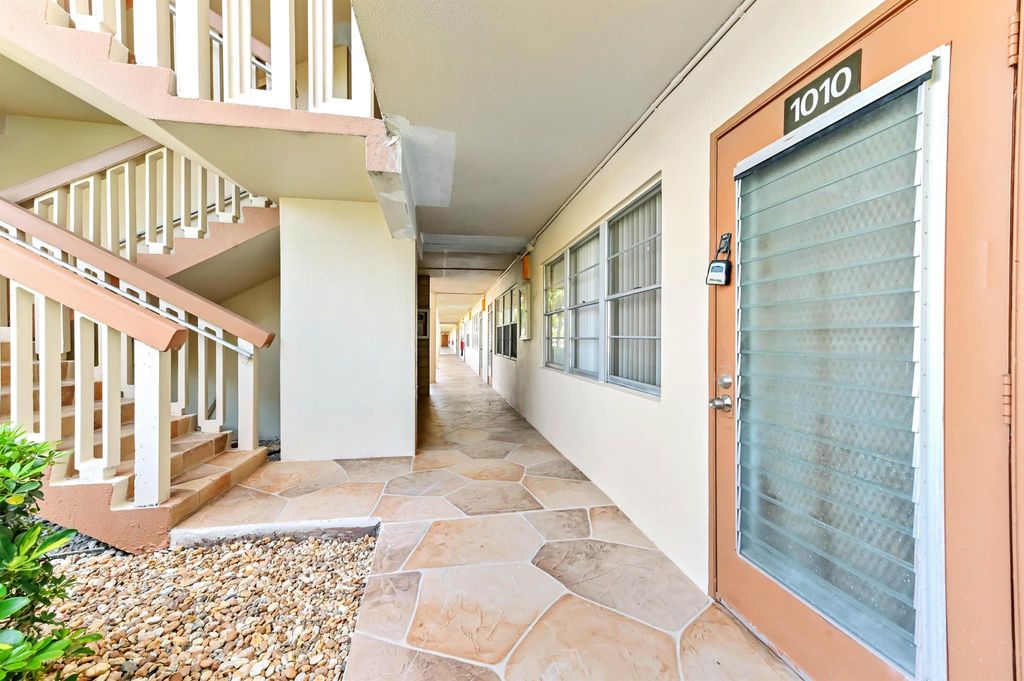 Image 4 of property listing at 1010 Newcastle A 1010, Boca Raton, FL 33434