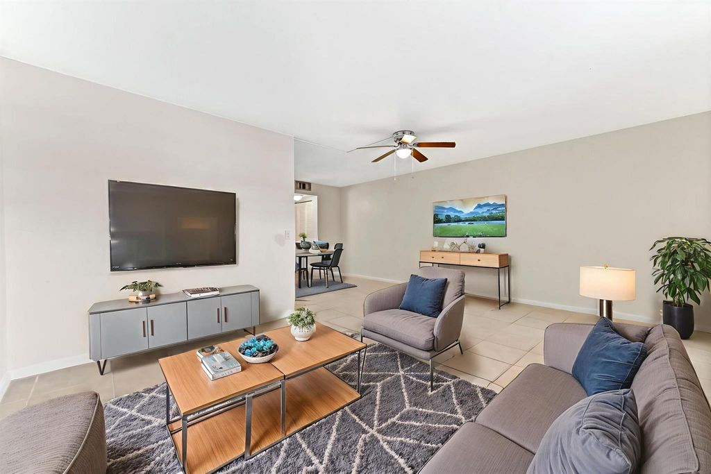 Image 7 of property listing at 1010 Newcastle A 1010, Boca Raton, FL 33434