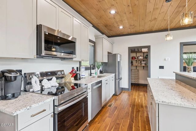 332 Sterling Drive, Gatlinburg, TN 37738