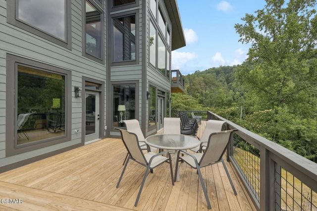 332 Sterling Drive, Gatlinburg, TN 37738
