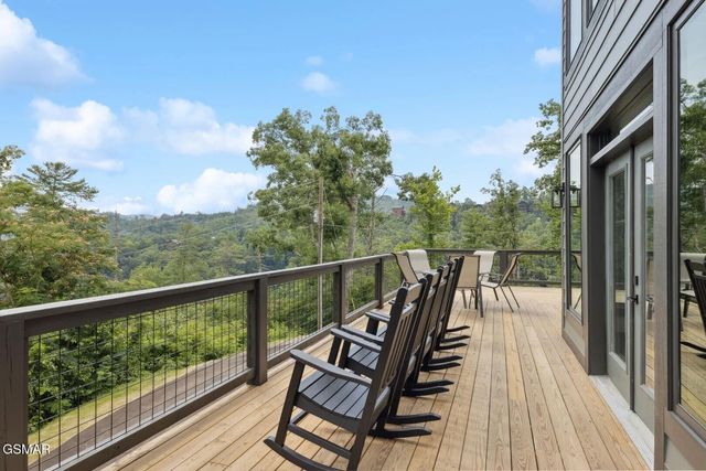 332 Sterling Drive, Gatlinburg, TN 37738
