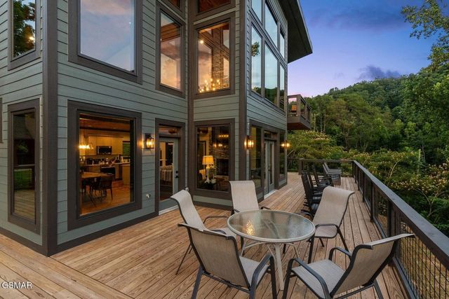 332 Sterling Drive, Gatlinburg, TN 37738