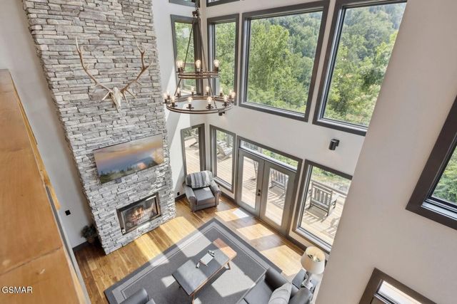 332 Sterling Drive, Gatlinburg, TN 37738