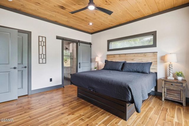 332 Sterling Drive, Gatlinburg, TN 37738