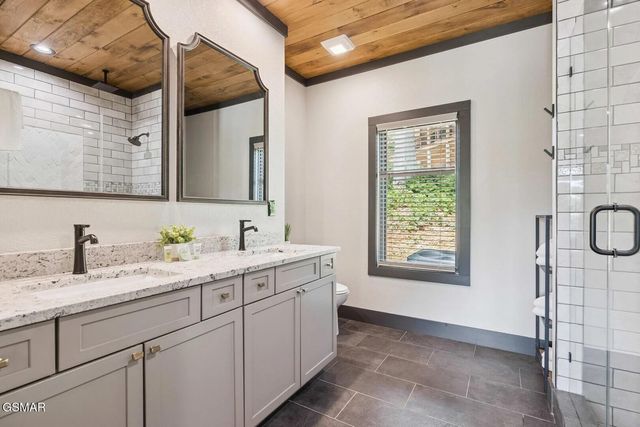 332 Sterling Drive, Gatlinburg, TN 37738