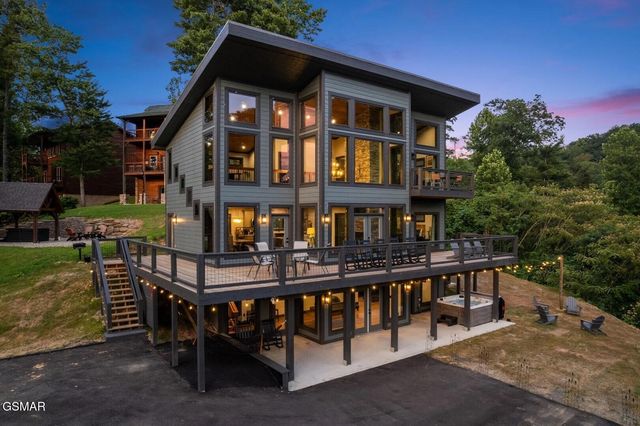 332 Sterling Drive, Gatlinburg, TN 37738