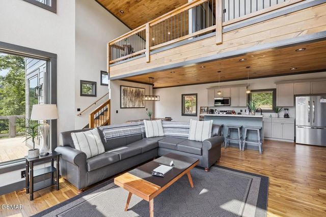 332 Sterling Drive, Gatlinburg, TN 37738
