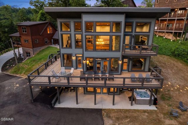 332 Sterling Drive, Gatlinburg, TN 37738