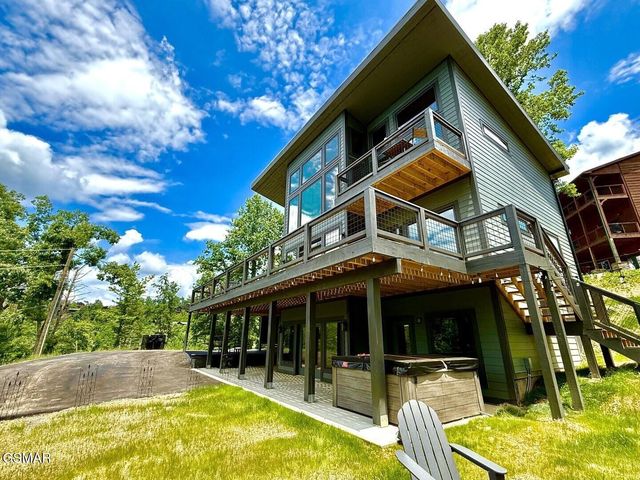 332 Sterling Drive, Gatlinburg, TN 37738