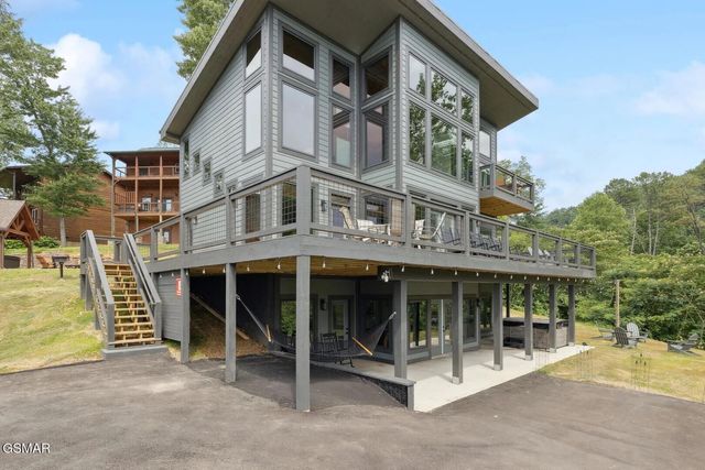 332 Sterling Drive, Gatlinburg, TN 37738