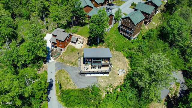 332 Sterling Drive, Gatlinburg, TN 37738