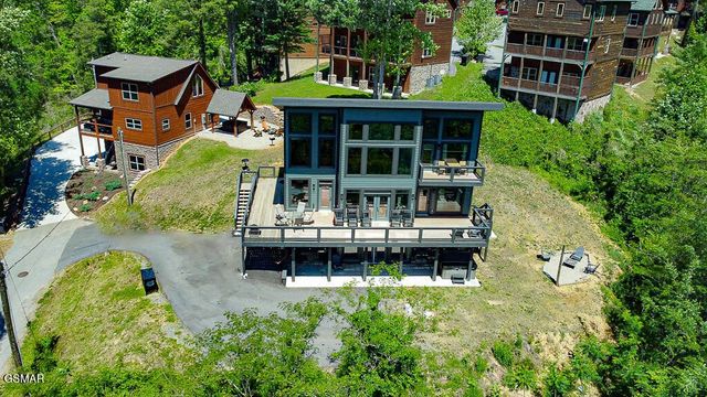 332 Sterling Drive, Gatlinburg, TN 37738