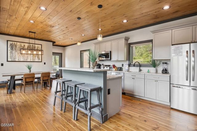 332 Sterling Drive, Gatlinburg, TN 37738