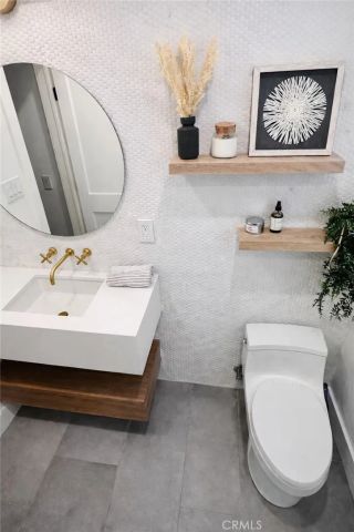 611 Avenue C, Redondo Beach, CA 90277