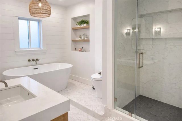 611 Avenue C, Redondo Beach, CA 90277