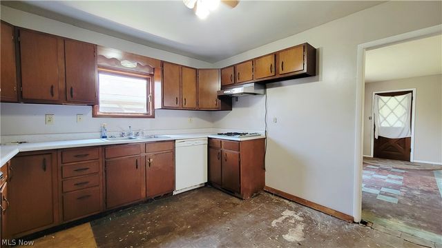 603 Poplar Avenue, Williamstown, WV 26187