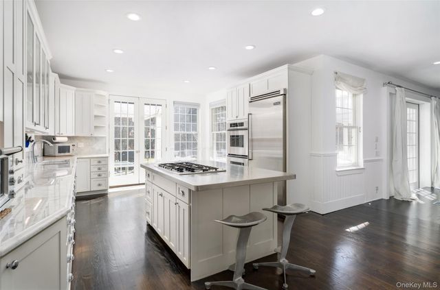 3 Polo Grounds Lane, East Quogue, NY 11942