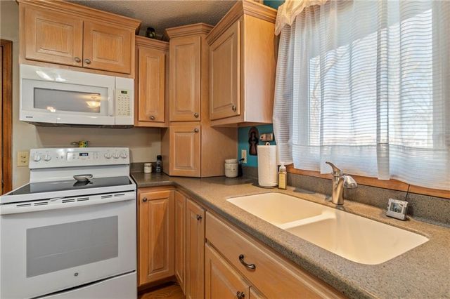 809 David Drive, Gallatin, MO 64640