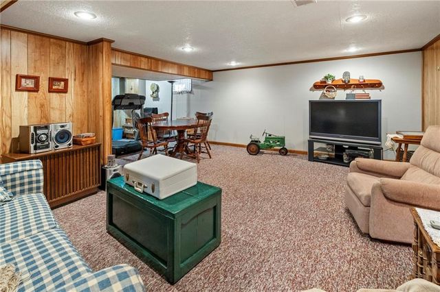 809 David Drive, Gallatin, MO 64640