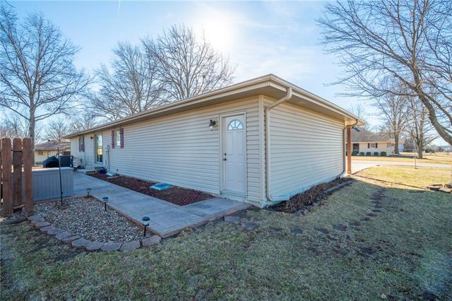 809 David Drive, Gallatin, MO 64640