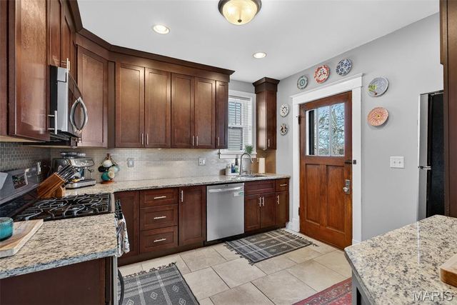 7443 Amherst Avenue, St Louis, MO 63130