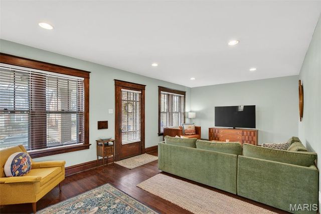 7443 Amherst Avenue, St Louis, MO 63130