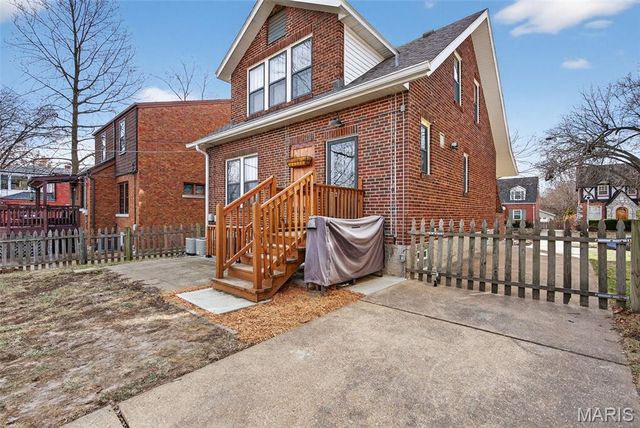 7443 Amherst Avenue, St Louis, MO 63130