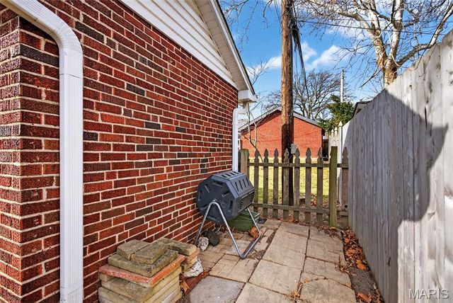 7443 Amherst Avenue, St Louis, MO 63130