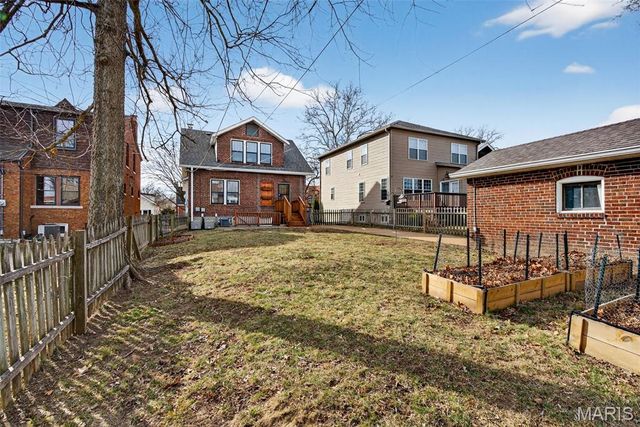 7443 Amherst Avenue, St Louis, MO 63130