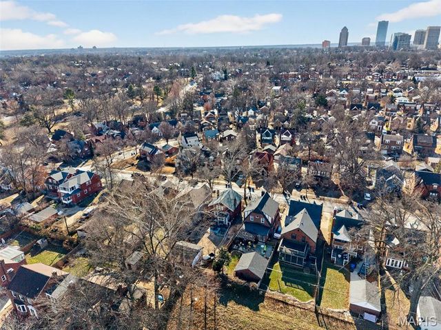 7443 Amherst Avenue, St Louis, MO 63130