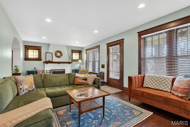 7443 Amherst Avenue, St Louis, MO 63130