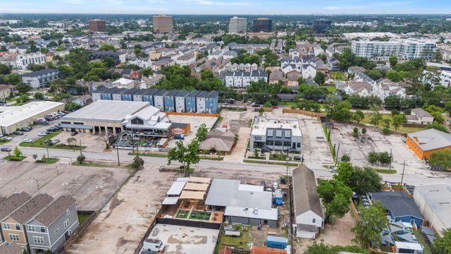 1159 W 18th Street, Houston, TX 77008