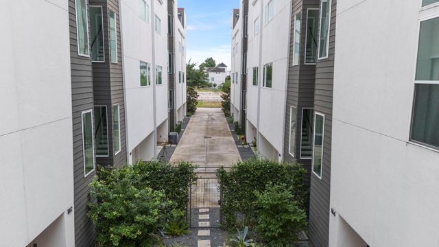 1159 W 18th Street, Houston, TX 77008