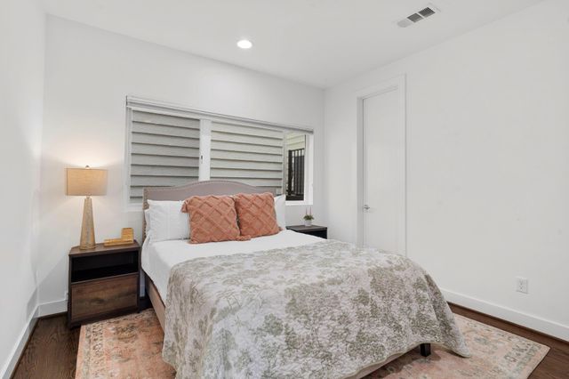 1159 W 18th Street, Houston, TX 77008