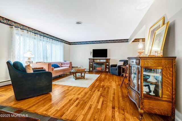 543 Hollywood Avenue, Toms River, NJ 08753