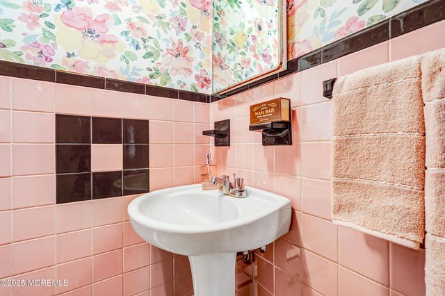 543 Hollywood Avenue, Toms River, NJ 08753