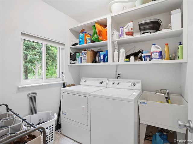 37296 Maple Leaf Court, Clinton Township, MI 48036