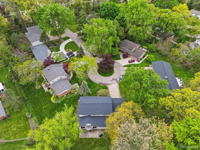37296 Maple Leaf Court, Clinton Township, MI 48036